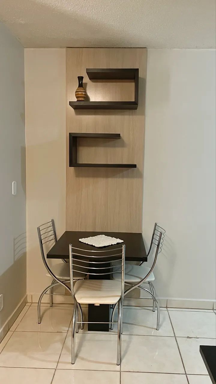 VENDO CONJUNTO PLANEJADO - PAINEL + MESA + 4 CADEIRAS