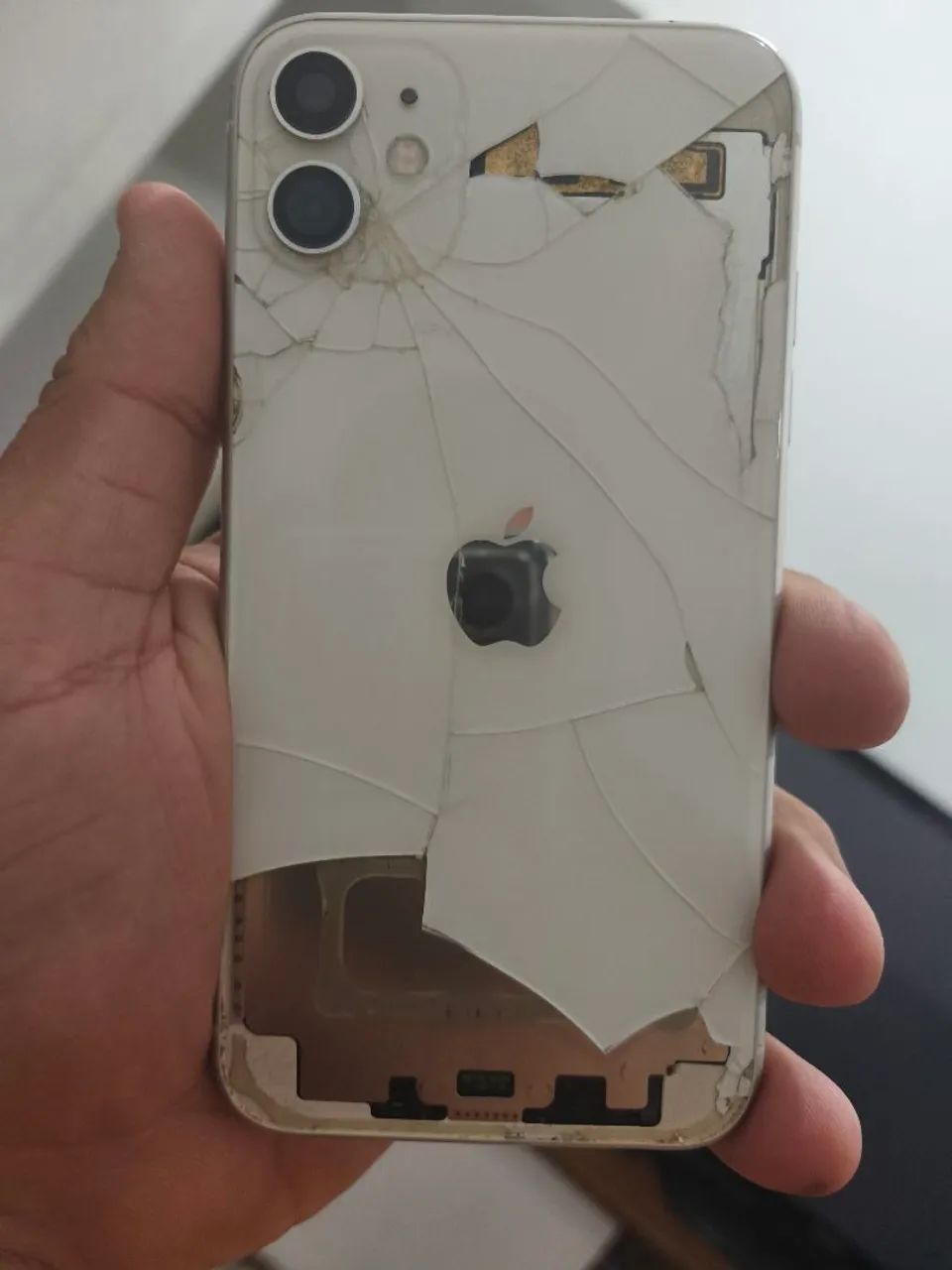 iPhone 11 (detalhe)
