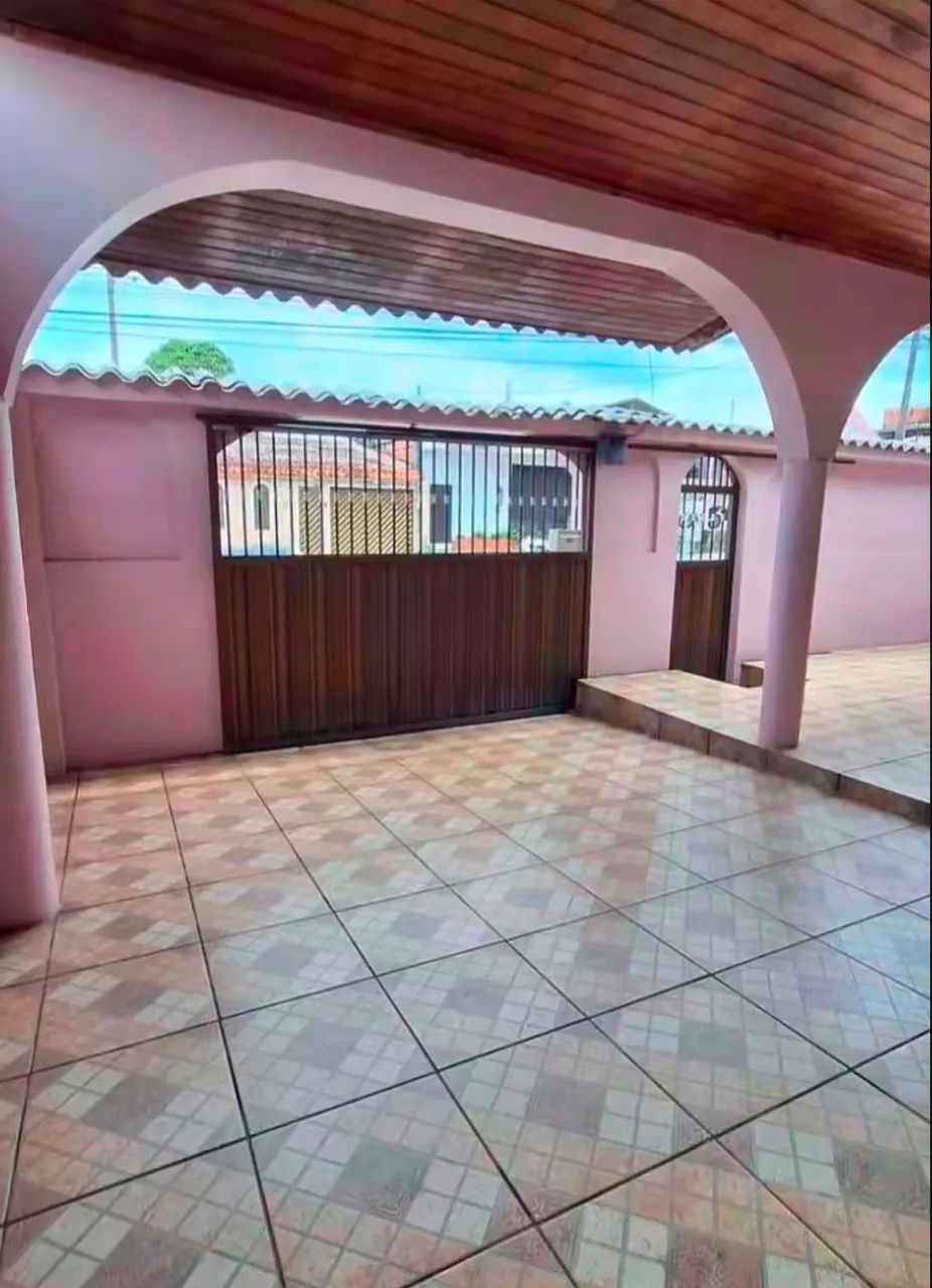 Vendo uma casa aqui em paragominas 
