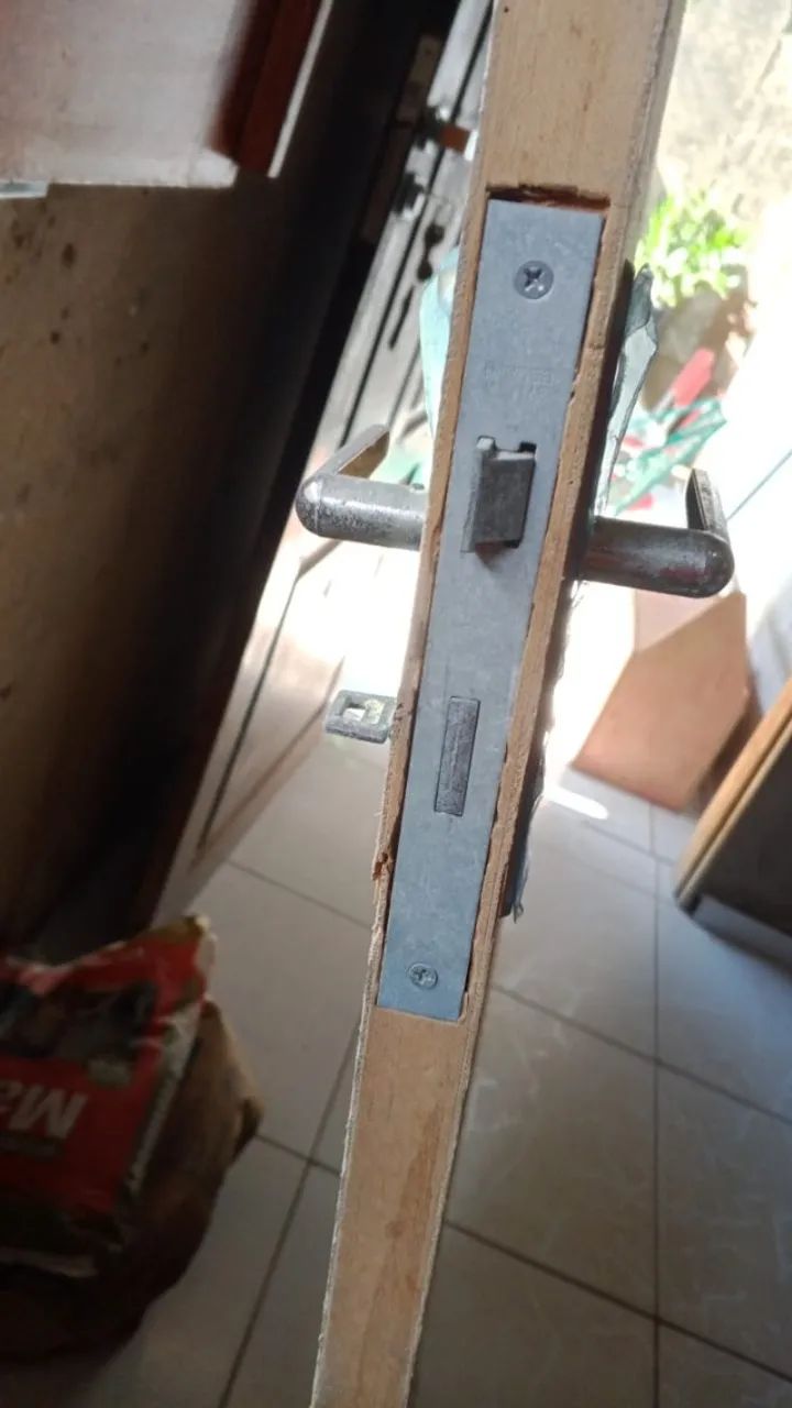 Duas portas por $12065685586169089123