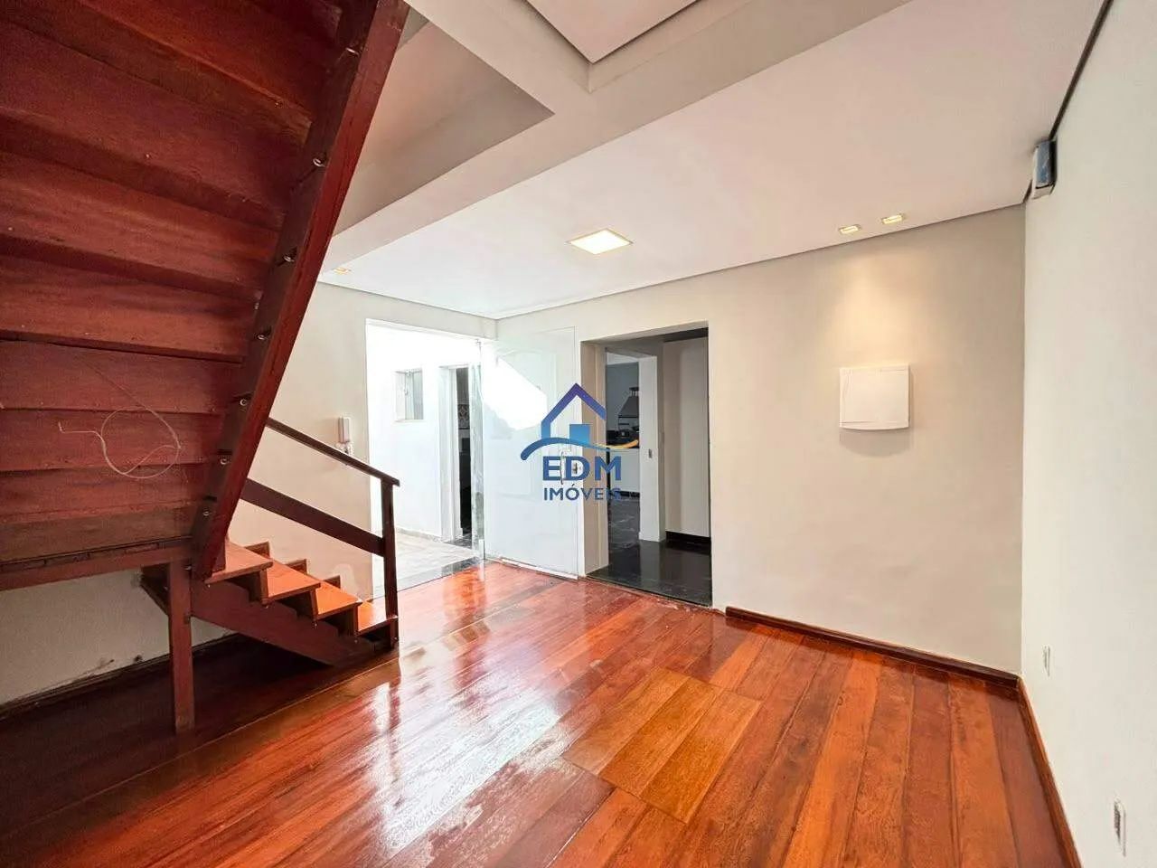 Casa ampla com 3 quartos no Caiçara, BH. - Foto 5