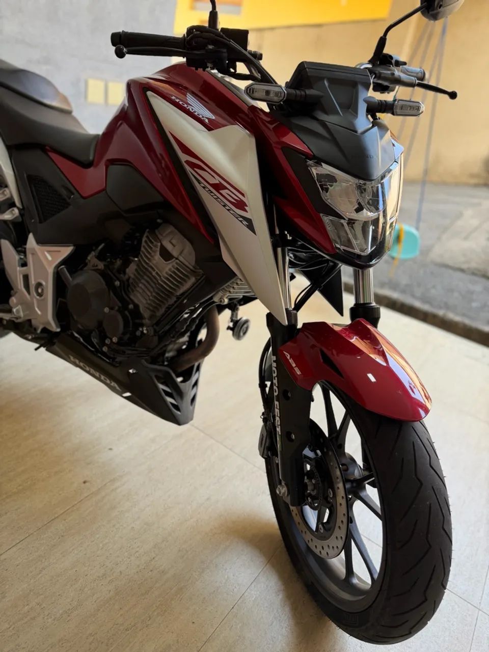 CB 300 F COM ABS 