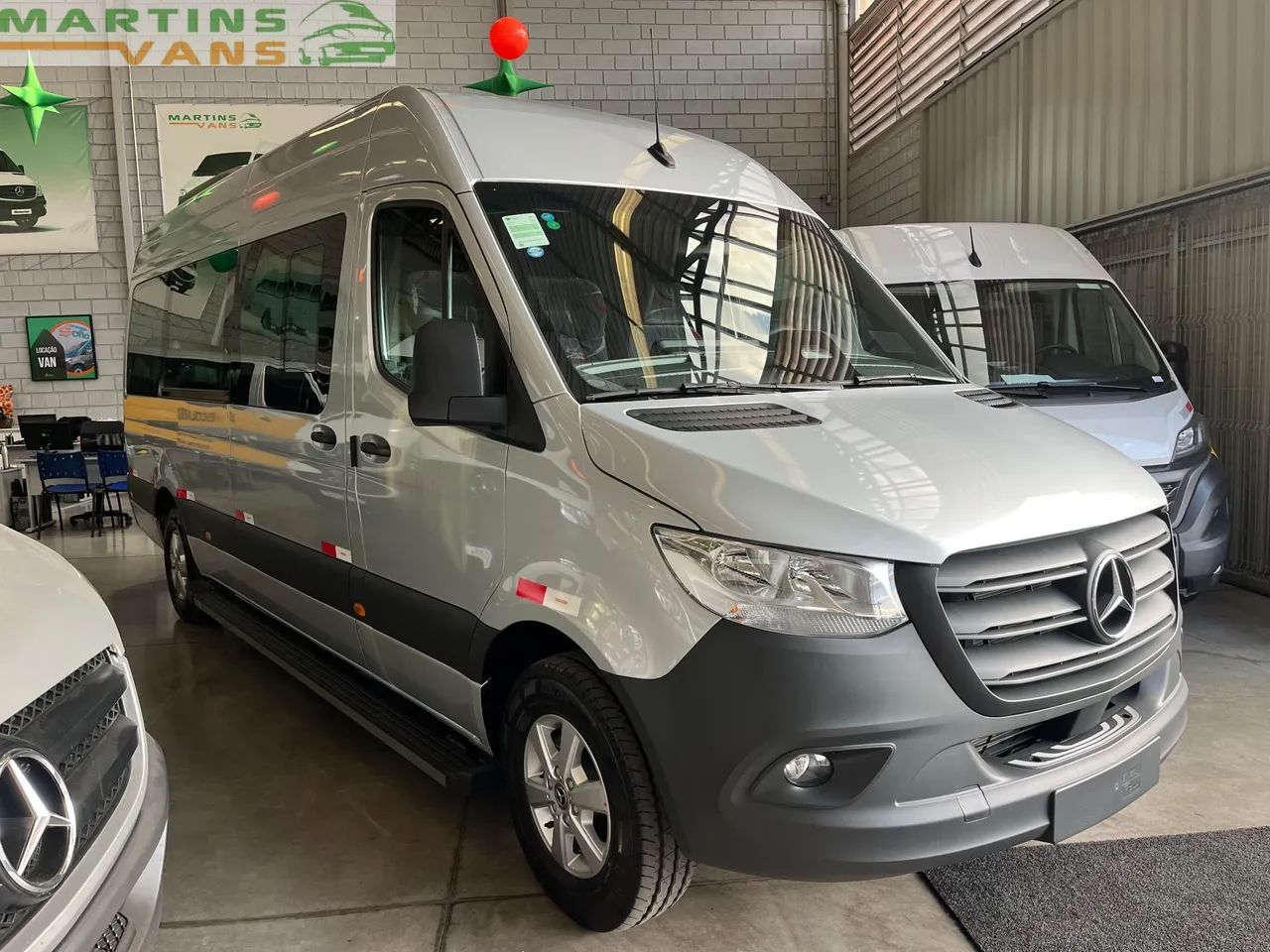 SPRINTER 417 2026 20 LUGARES ZERO KM BANCADA EXECUTIVA! PRATA 2025/2026 - Foto 2