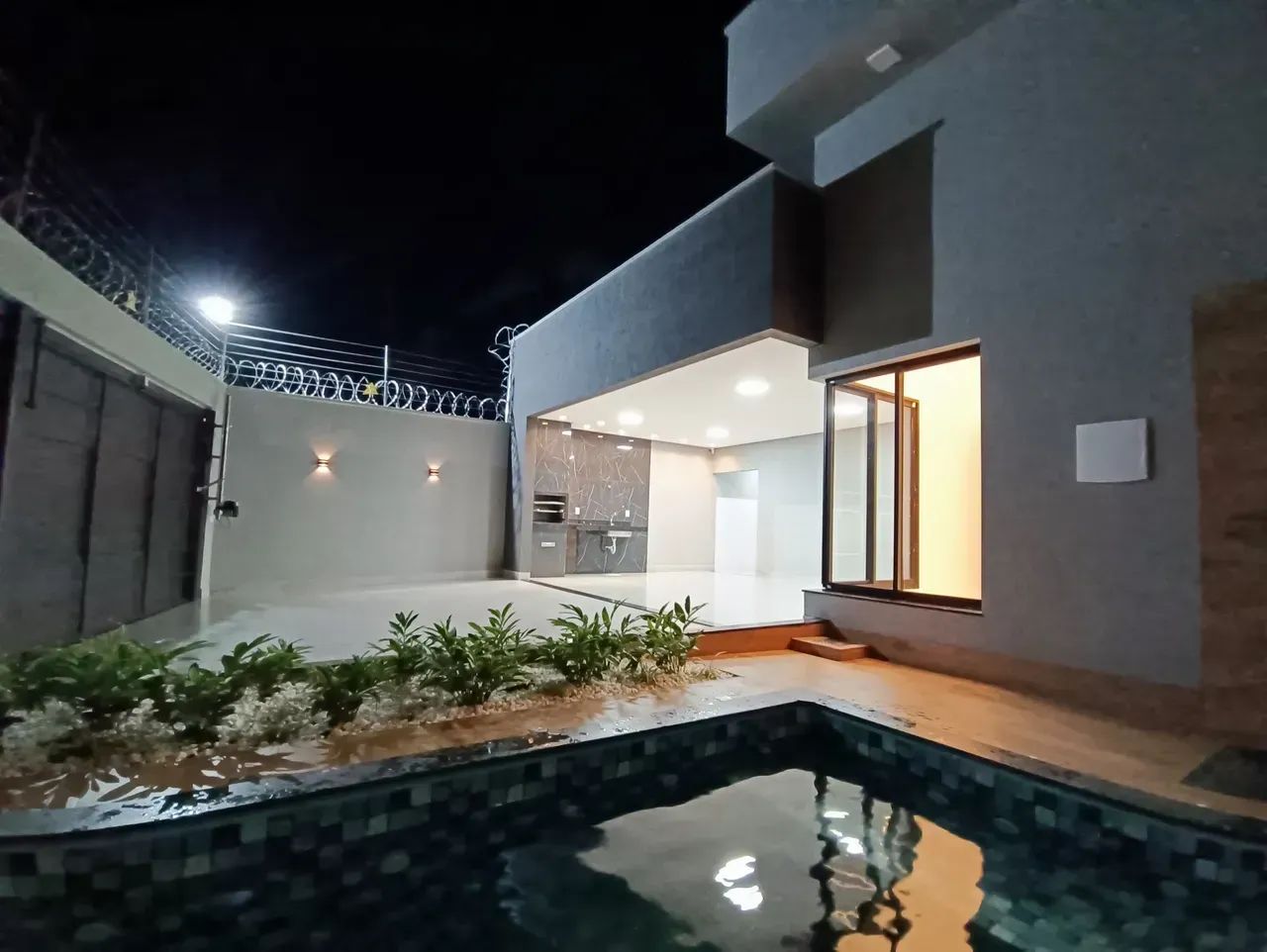 SETOR FAIÇALVILLE / CASA 3QUARTOS / PISCINA - Foto 3