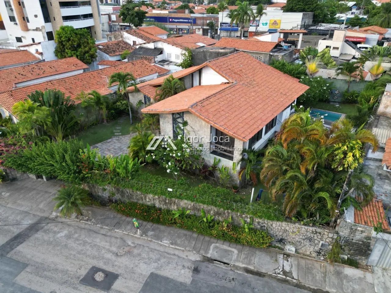 Casa com 4 suítes à venda no melhor do Papicu