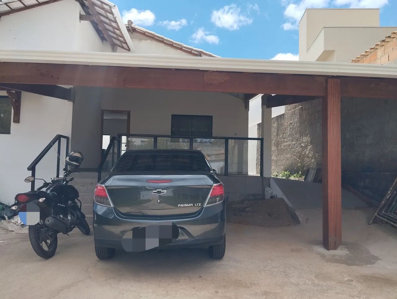 Alugo casa com 3 quartos no lundiceia 