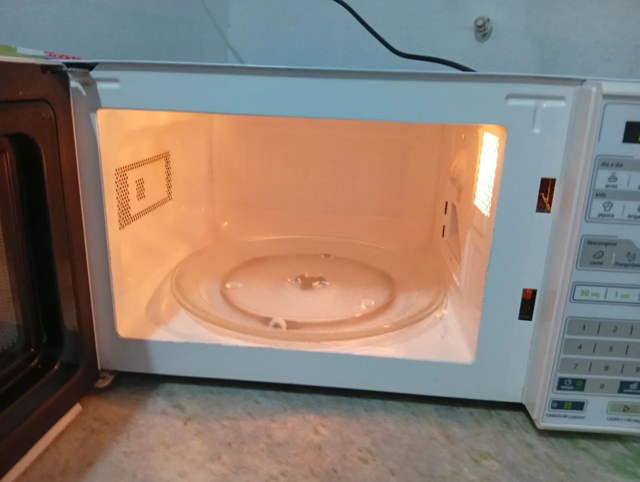 Microondas Midea 20 litros 110v - Foto 5