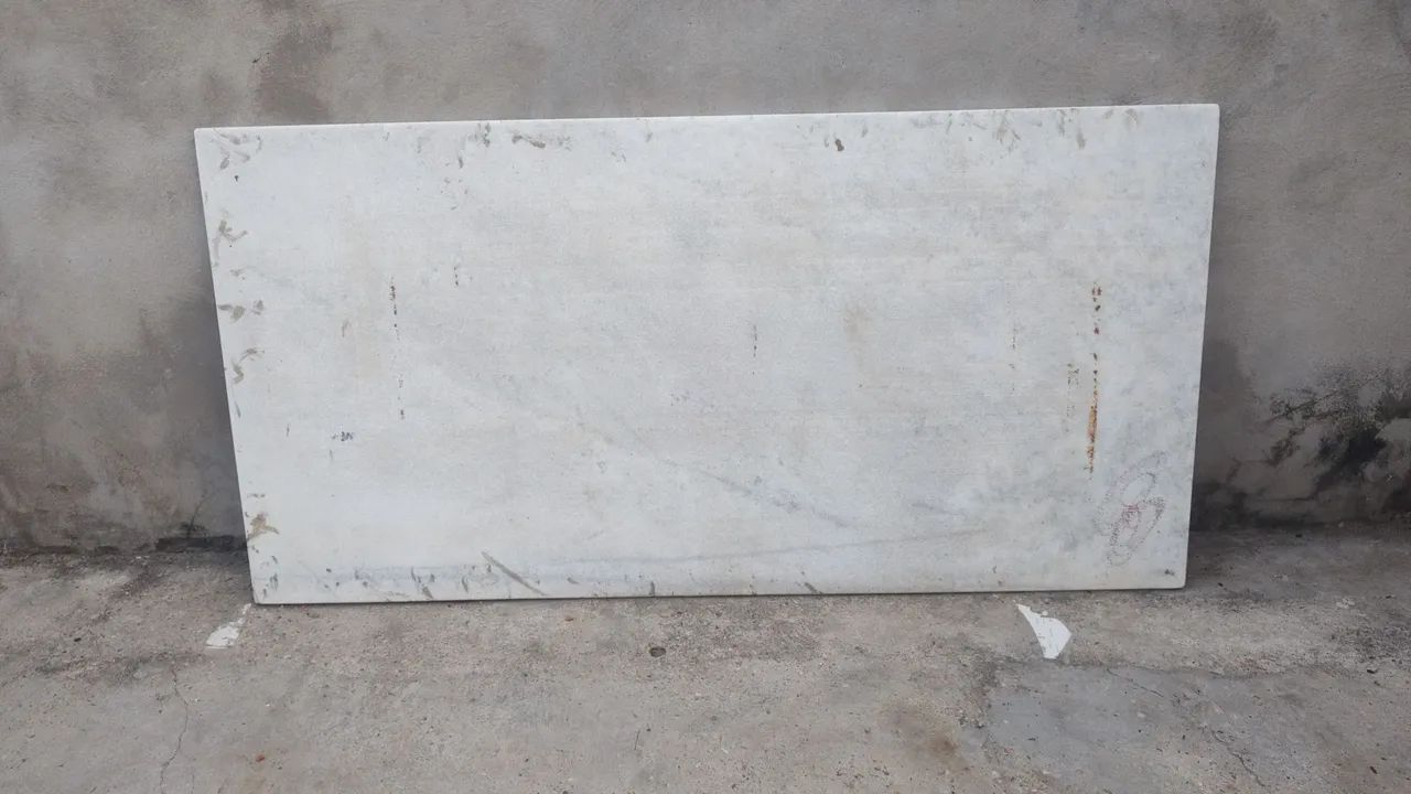 Vende-se pedra de mármore branco