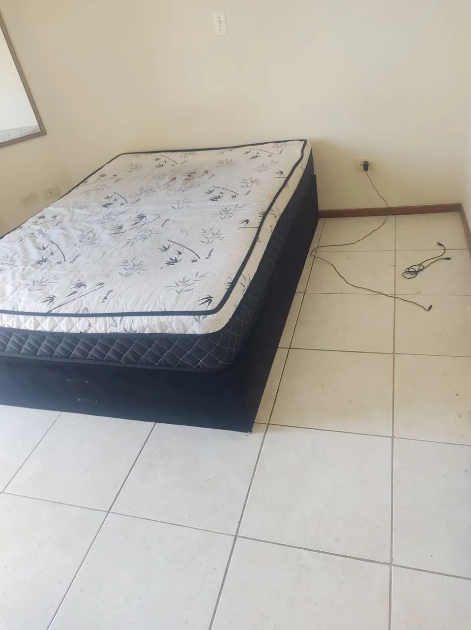 2 Cama box casal em bom estado  - Foto 2