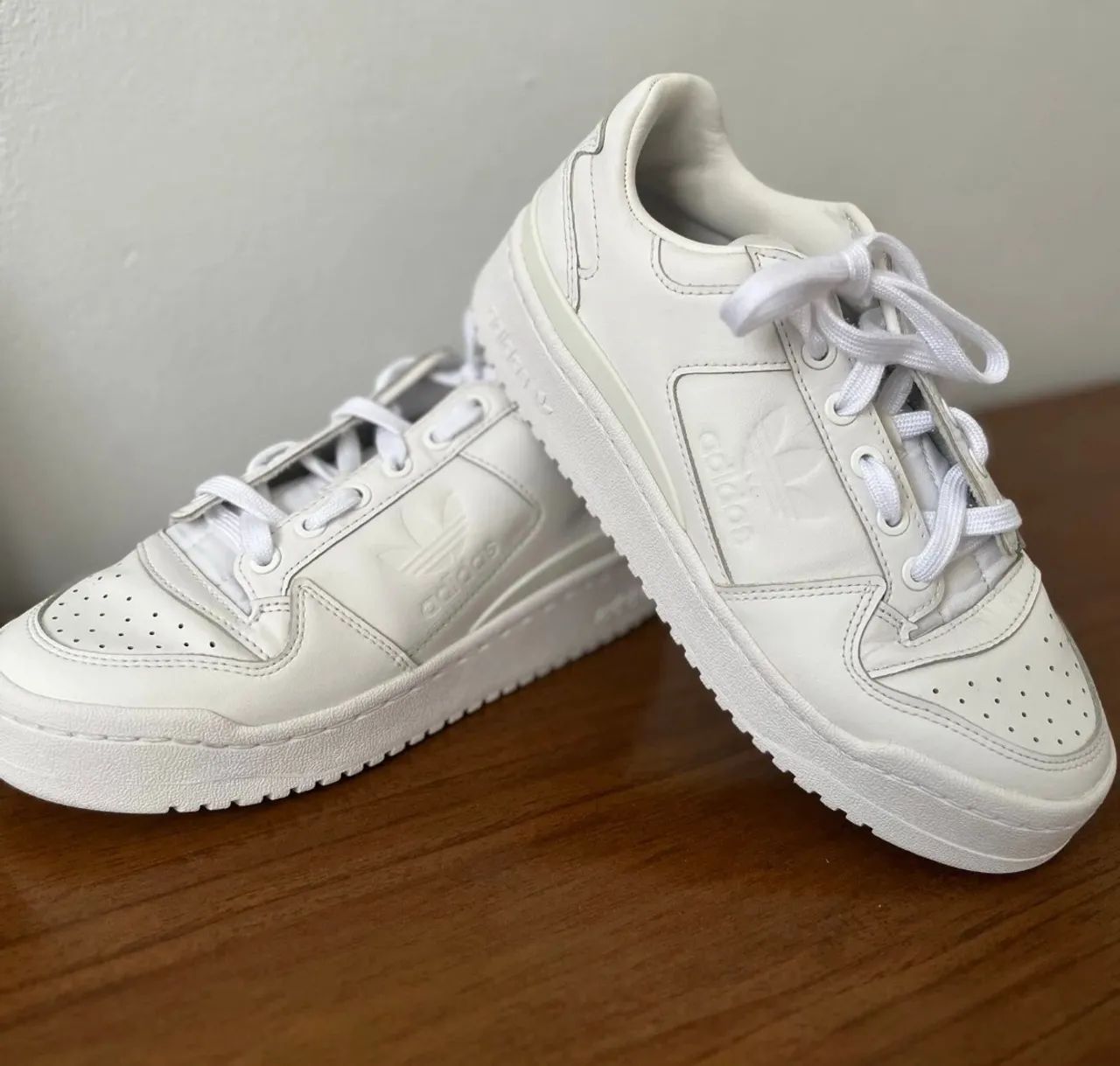 Tênis adidas 