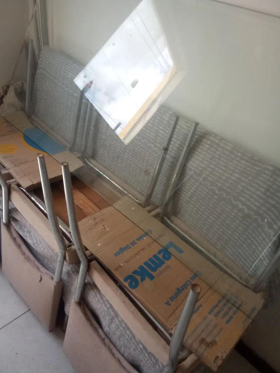 Mesa de vidro Só tá faltando o centro - Foto 4