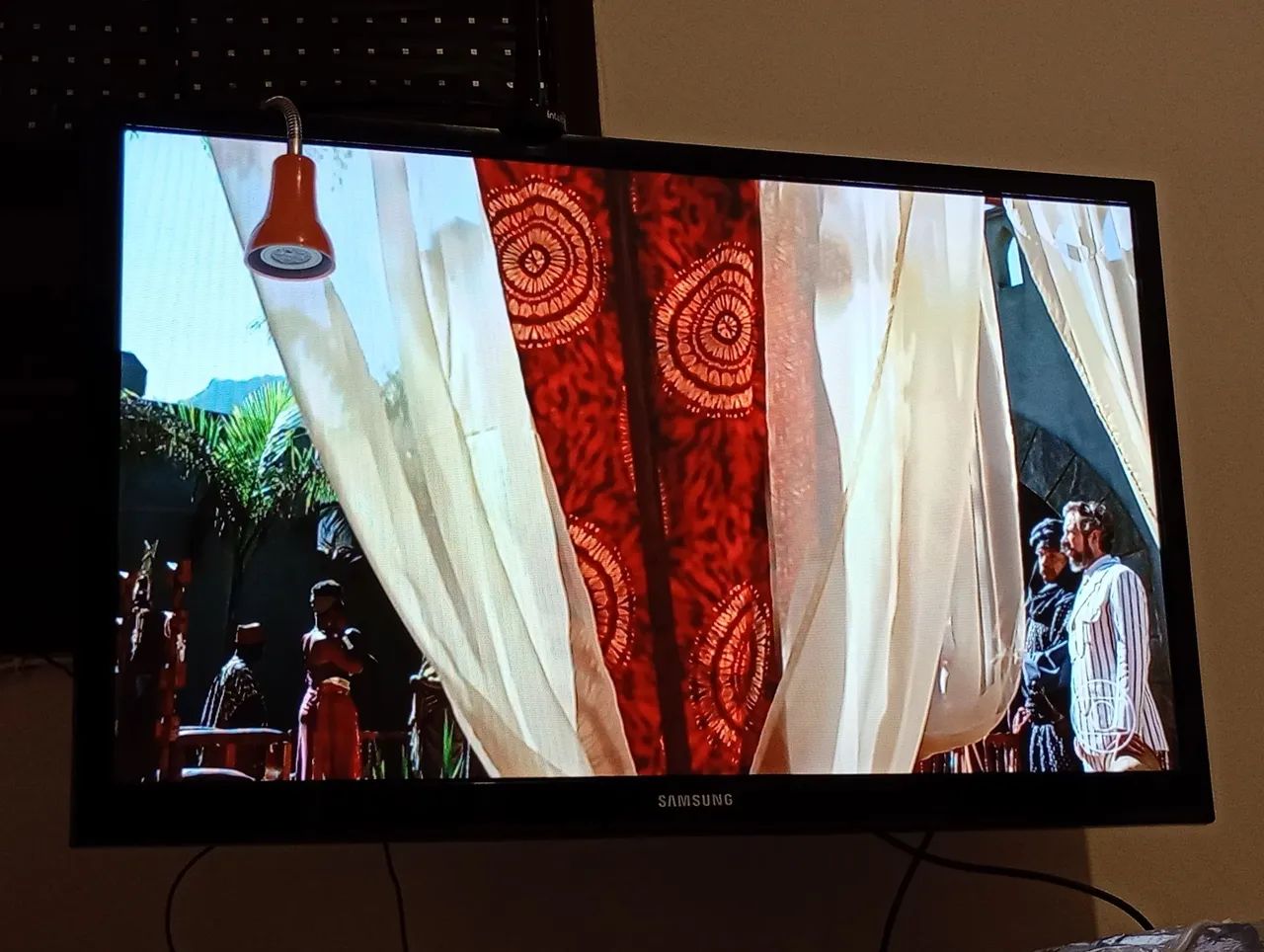 Vendo TV SAMSUNG, NAO É SMART! - Foto 3