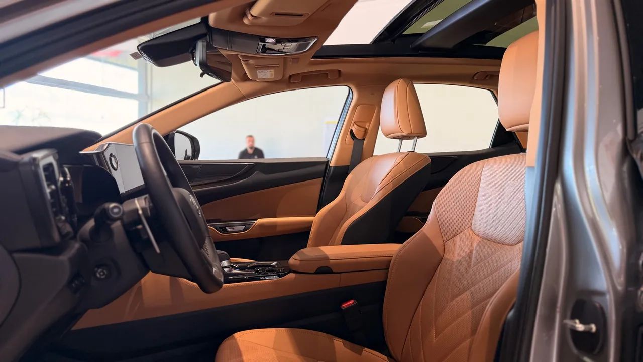Lexus NX-450h+ AWD 2.5 16V Aut. (Híbrido), foto 8 de 16