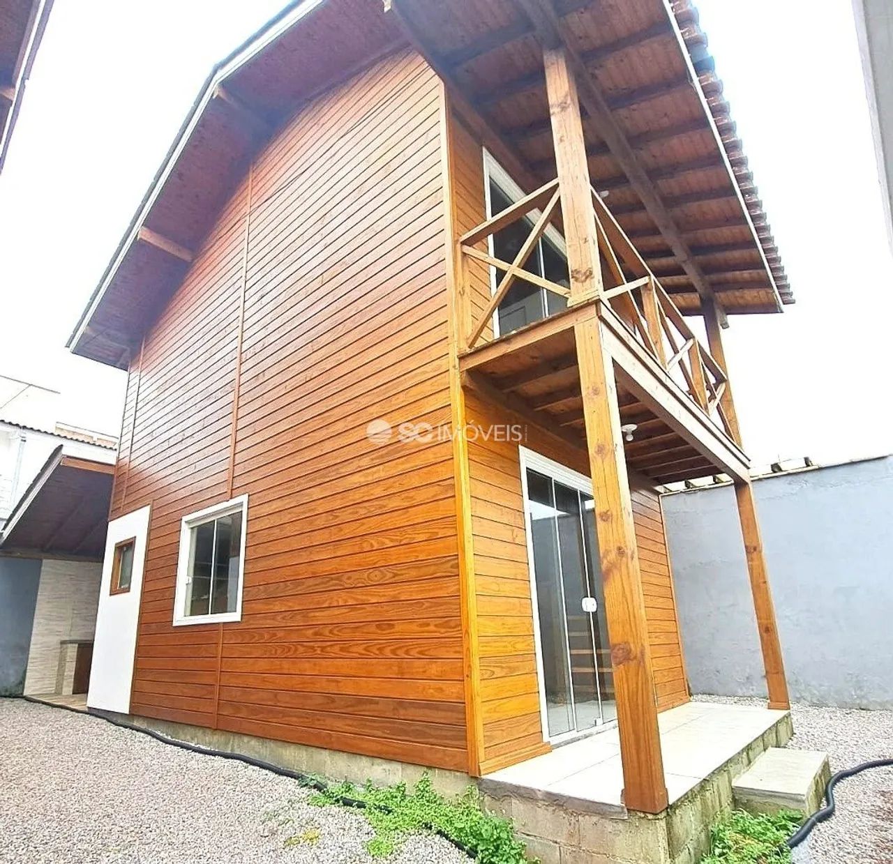 Sobrado 2 dormitórios com sacada e quintal - Foto 3