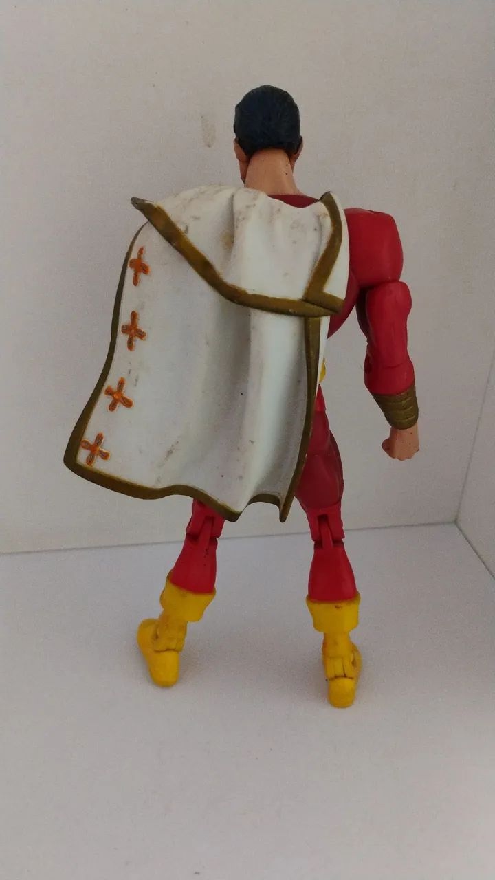 Shazam (Capitão Marvel) DC Universe Classics - Foto 2