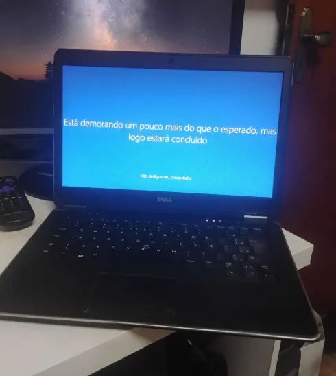 Notebook Dell i5 de 4° 8gb HD 500 bateria viciada