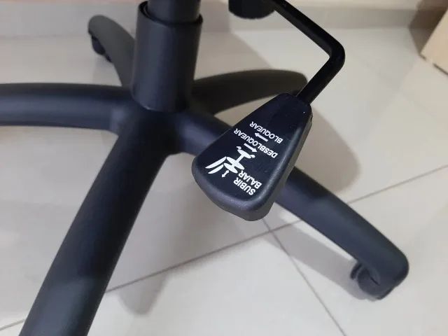 Cadeira de Escritório Just Home Collection (Gamer) c/ Regulagem de Altura Cor Azul e Preto - Foto 6