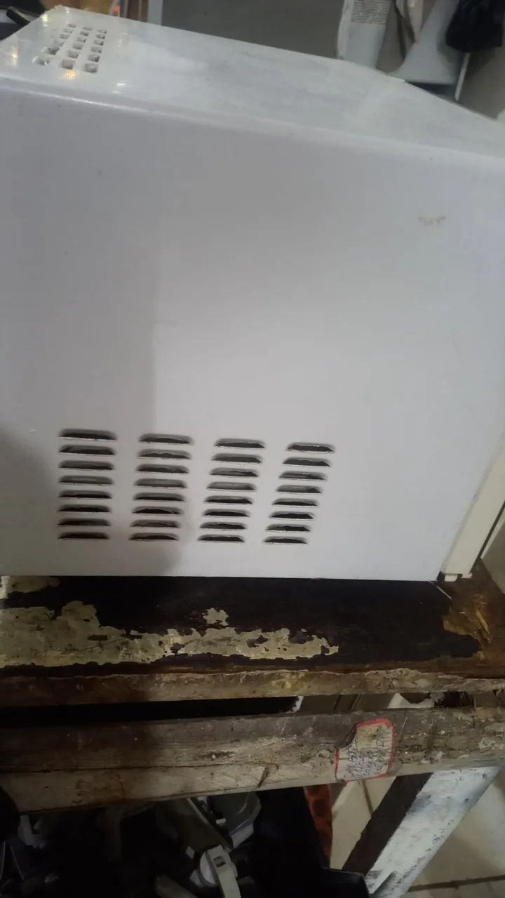 Vendo Micro-ondas Panasonic Espelhado25L - Foto 5