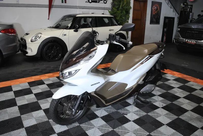 Honda PCX Gasolina Automático - Foto 2