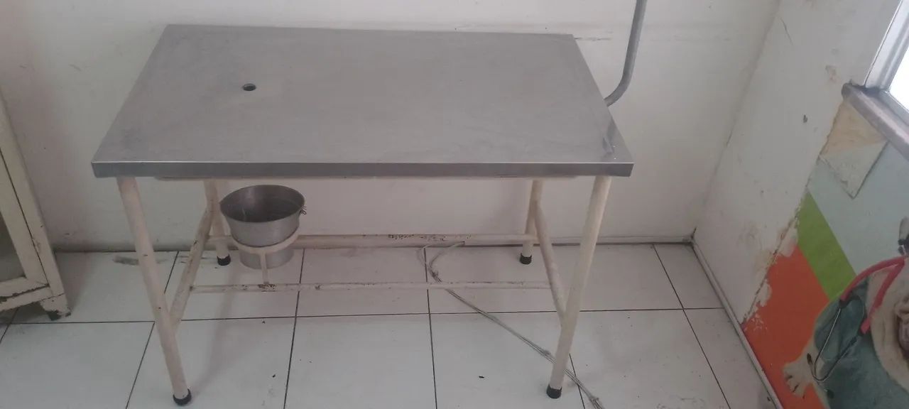 Mesa e armário de consultório  - Foto 4