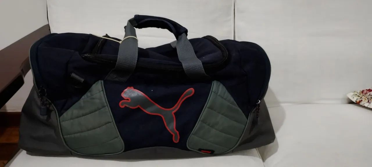 Bolsa de viagem puma, em bom estado