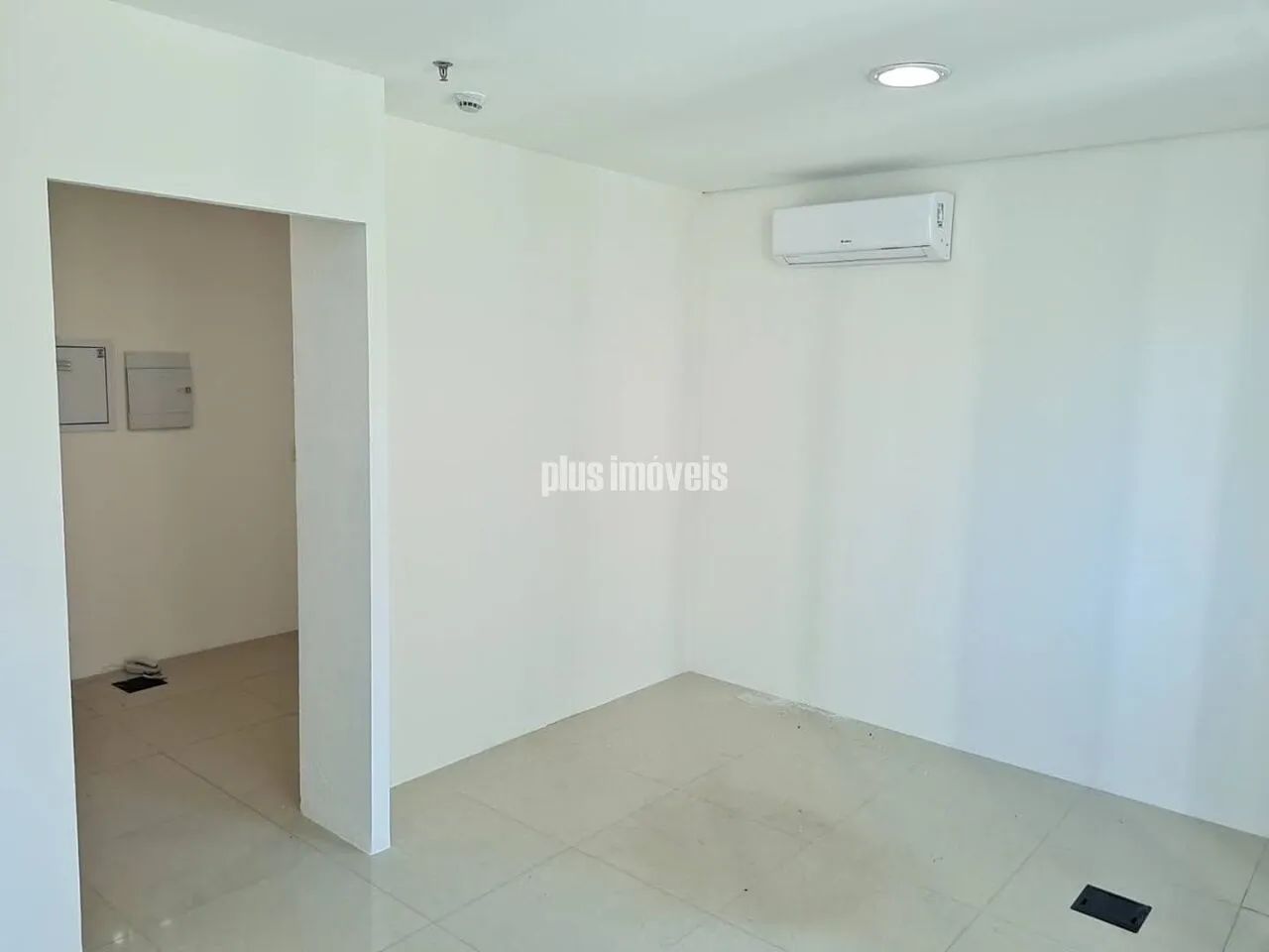 Sala Comercial de 30 m² com Vaga, a 100 Metros do Metrô - Foto 4