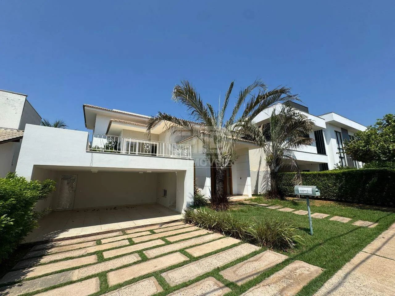 Casa com 3 Suítes e Piscina no Florais Cuiabá