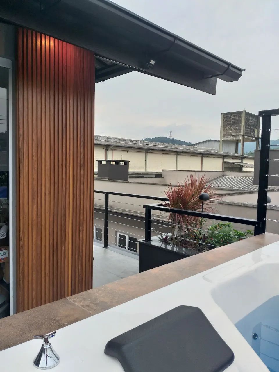 Serviços Madeira, deck, pergolado, portas. - Foto 2