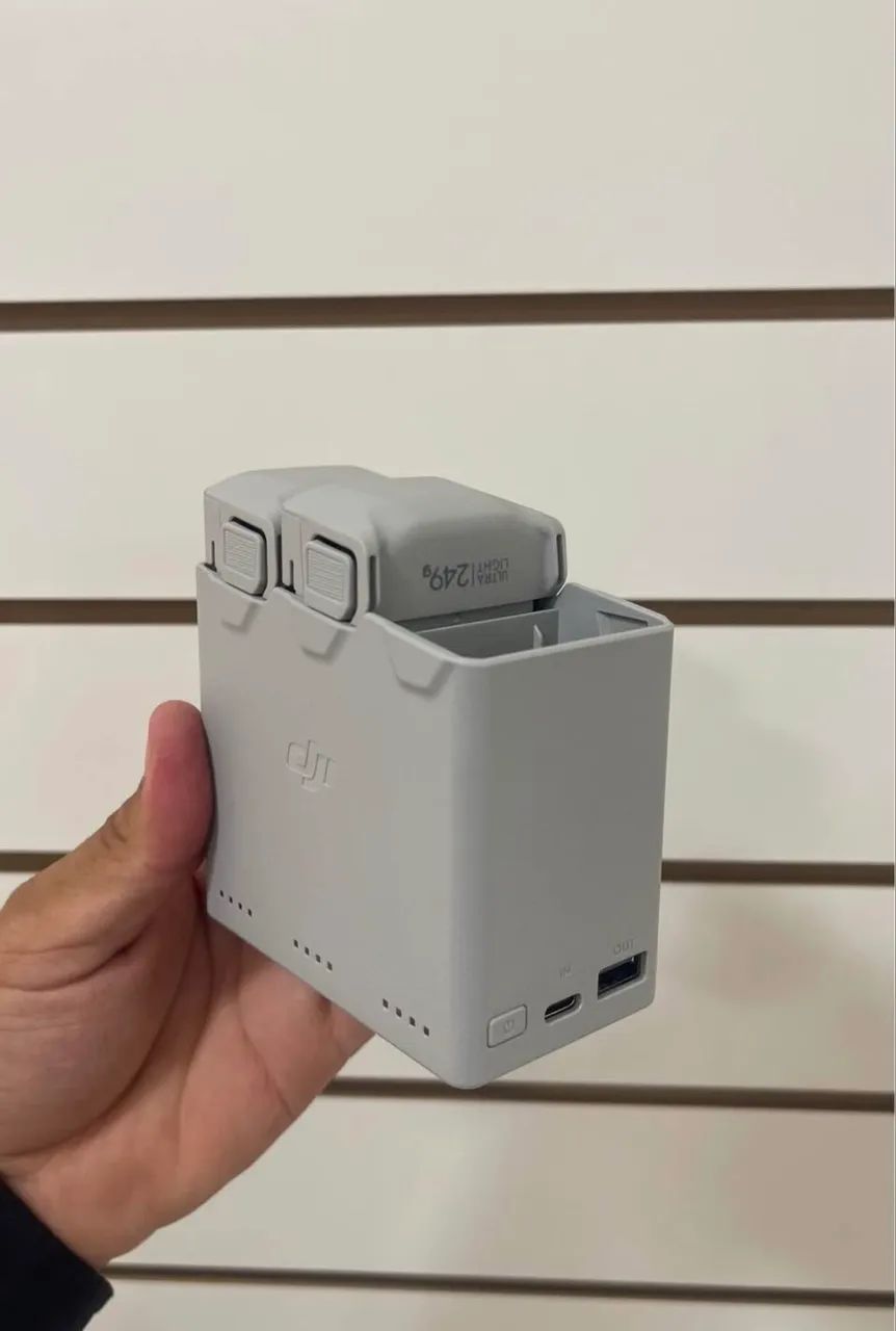 Drone DJI Mini 3 Standard (Com tela) com 3 bateria - DJI047 - Foto 3