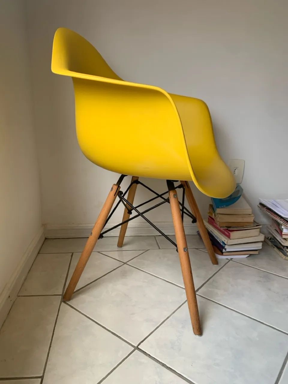Cadeira Eiffel Amarela  - Foto 2