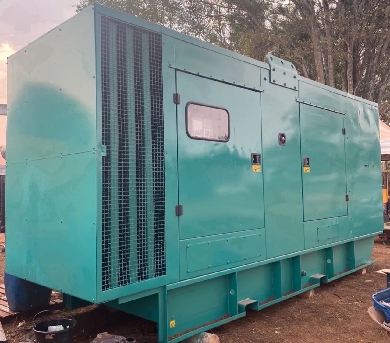 Grupo gerador 625 kVA manual Cummins LEIA A DESCRIÇÃO 