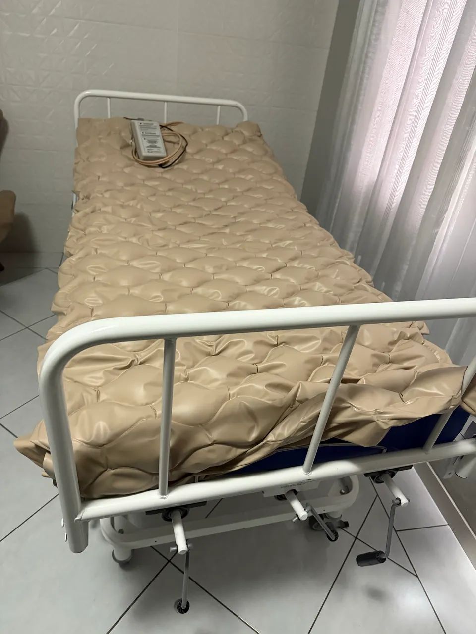 Cama  hospitalar  - Foto 3