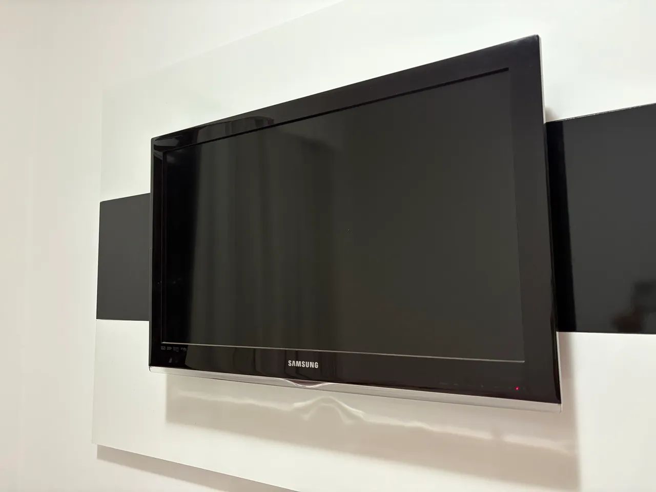 Televisão 32 Polegadas Full HD + Suporte | Ótimo Estado
