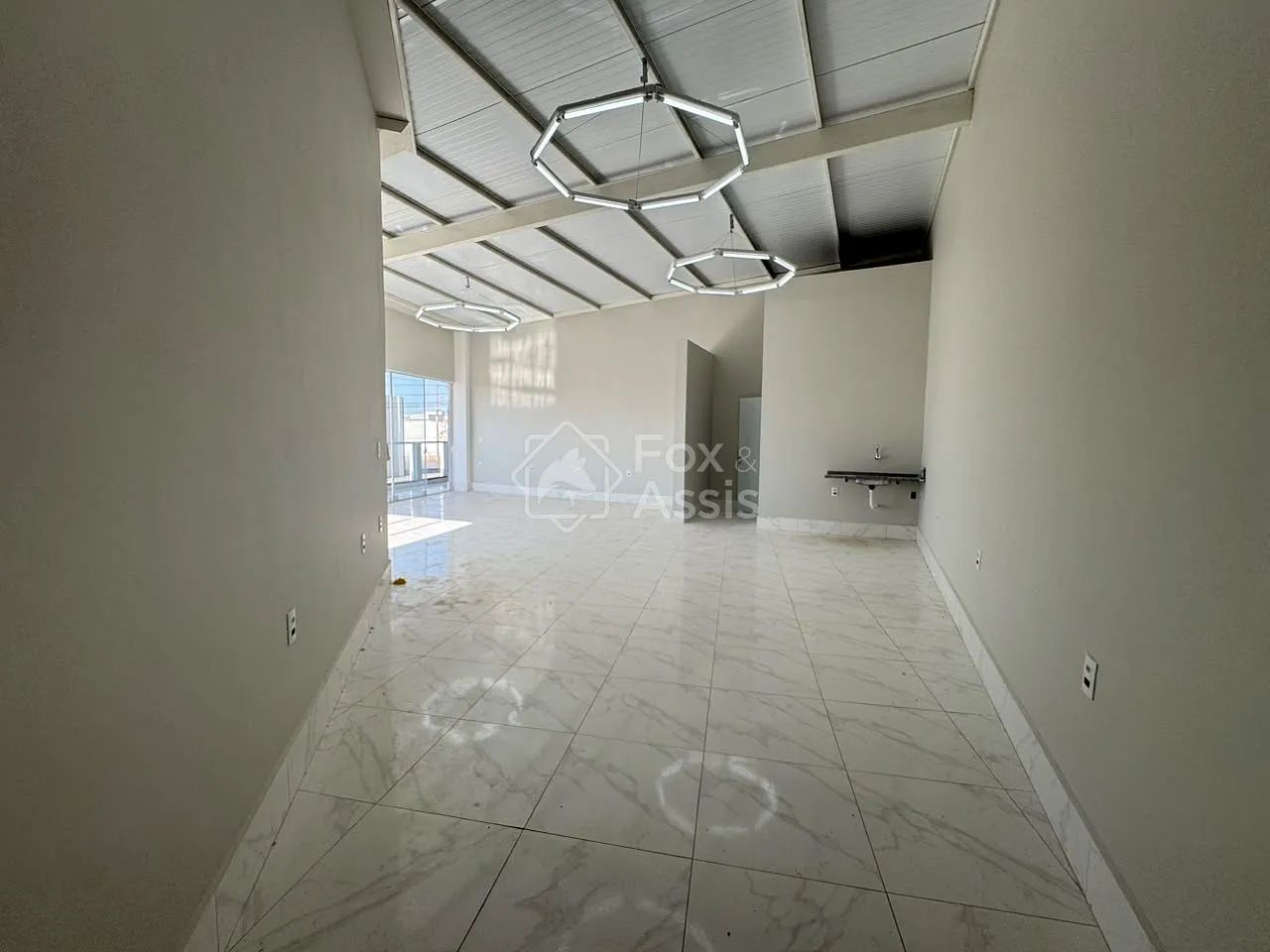 Sala para locação sobre loja! - Foto 5