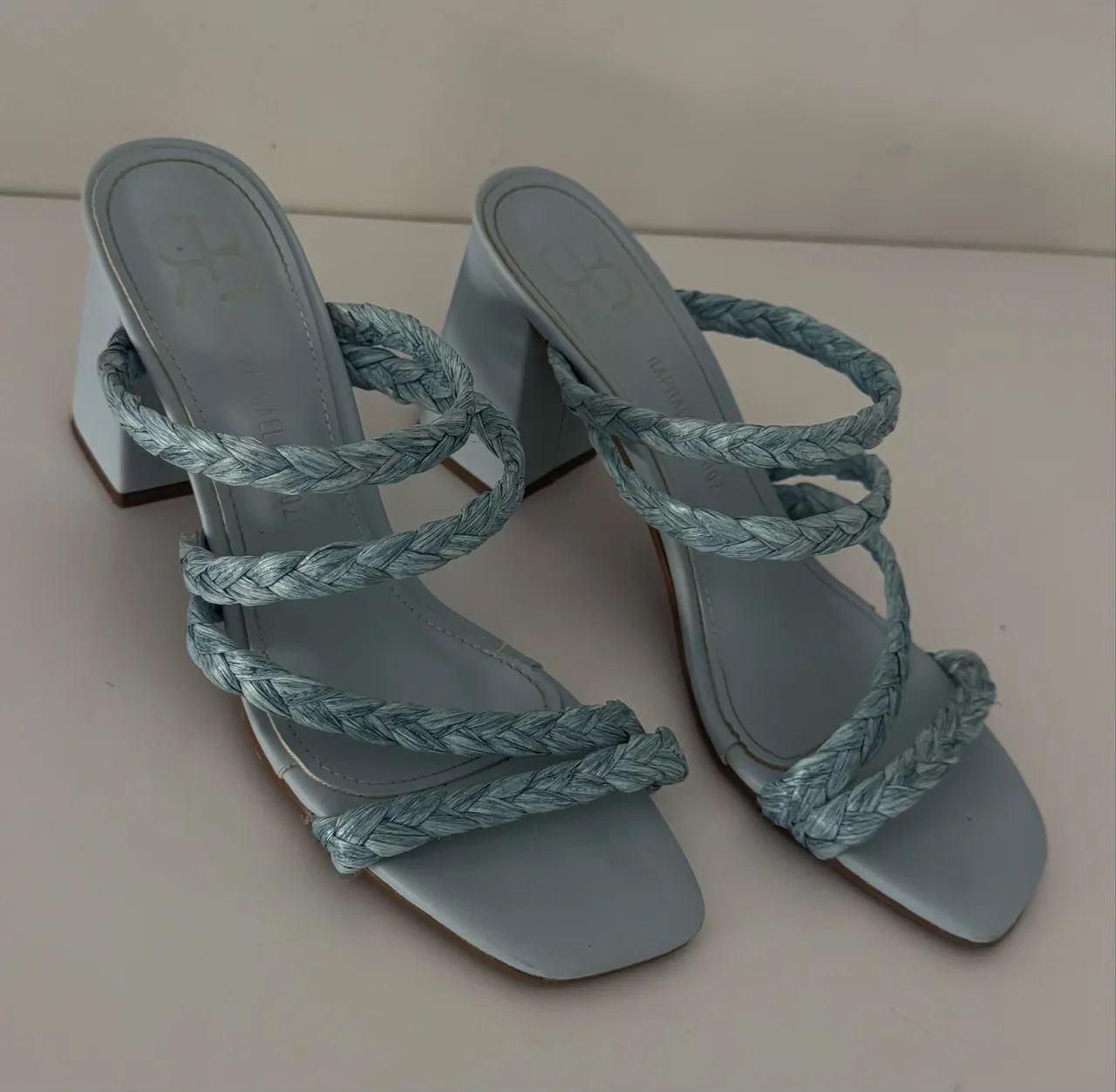 Sandália salto bloco azul  - Foto 2