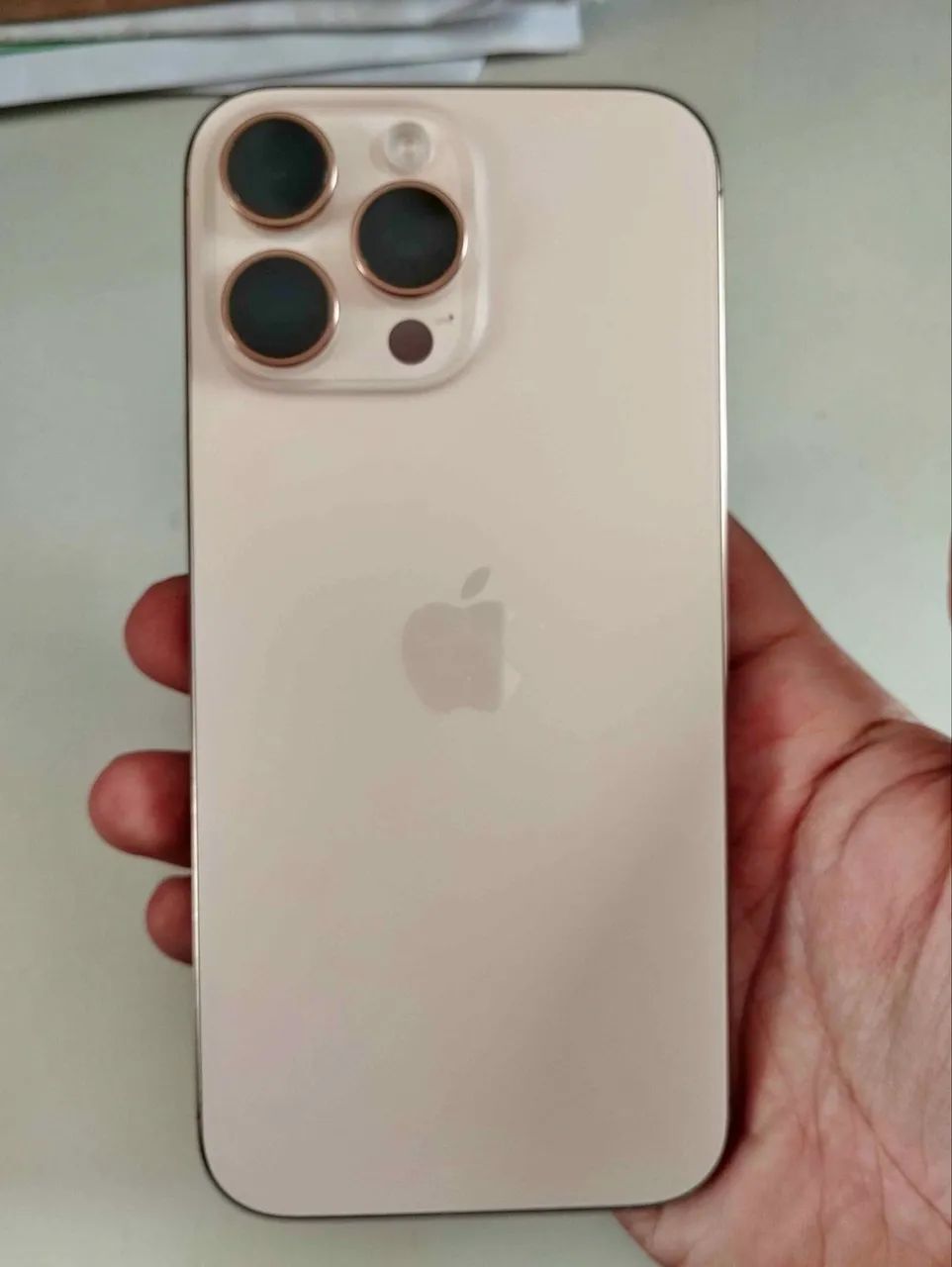 iPhone 16 Pro Max - Foto 2