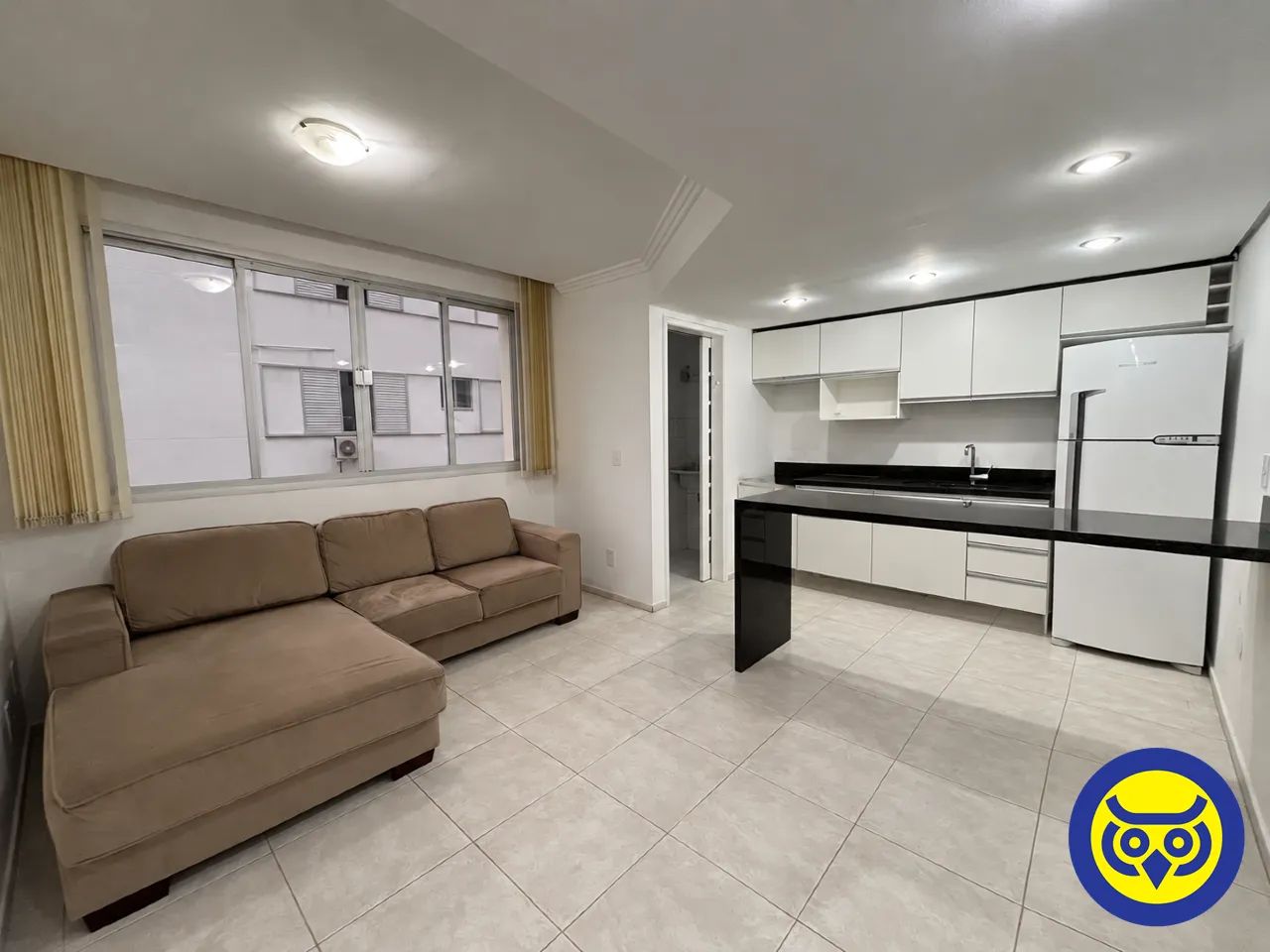 Apartamento de 1 quarto semi-mobiliado no Centro de Florianópolis