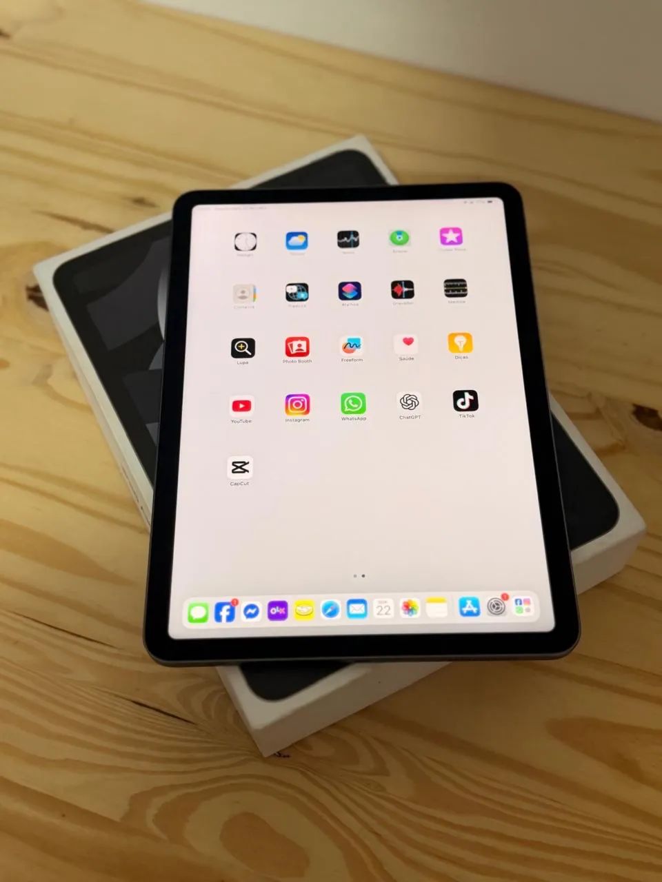 iPad Air 5ª Geração (M1) - 10,9 Pol. 64GB