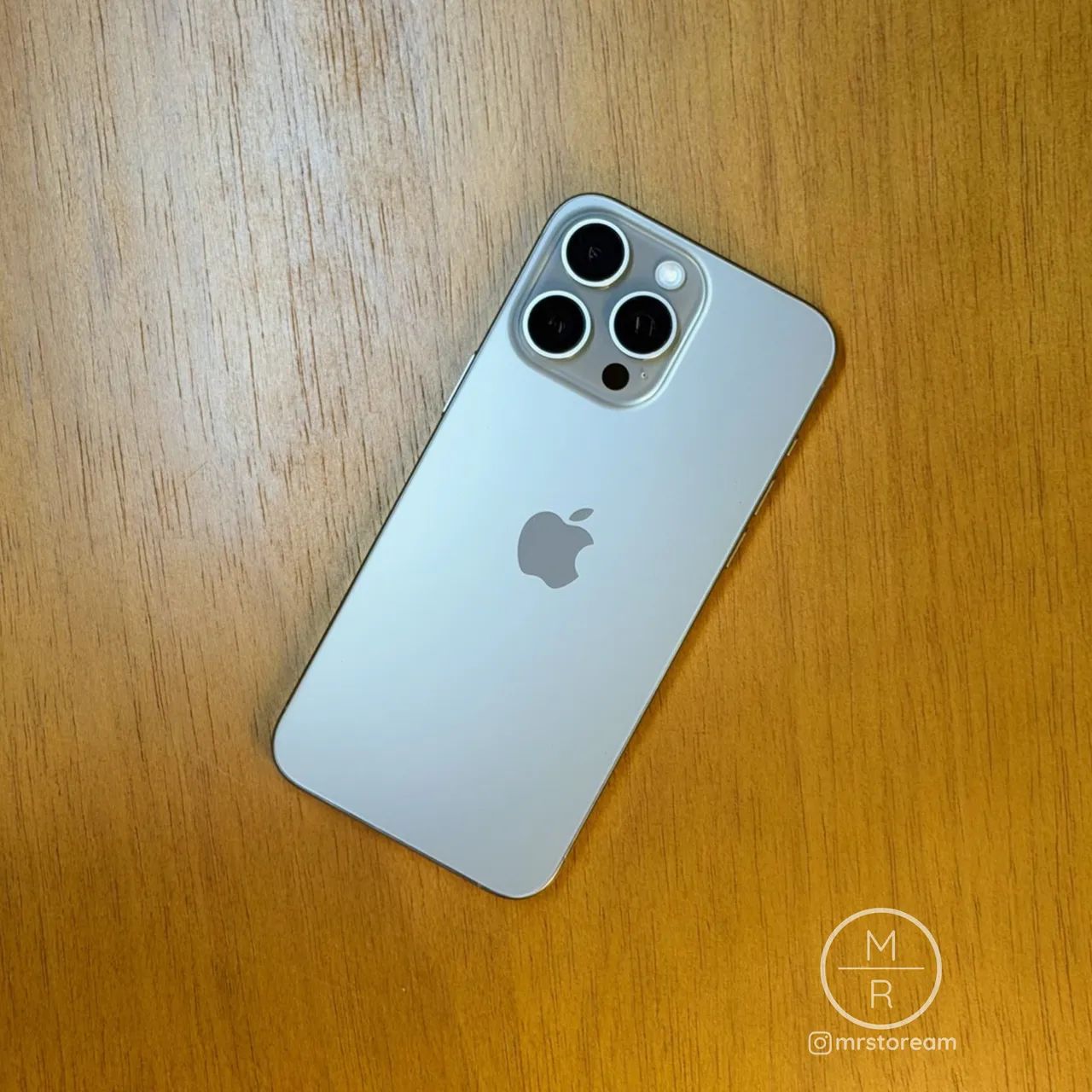 iPhone 15 Pro Max 256 GB / Chip físico / Garantia / Até 18x no cartão