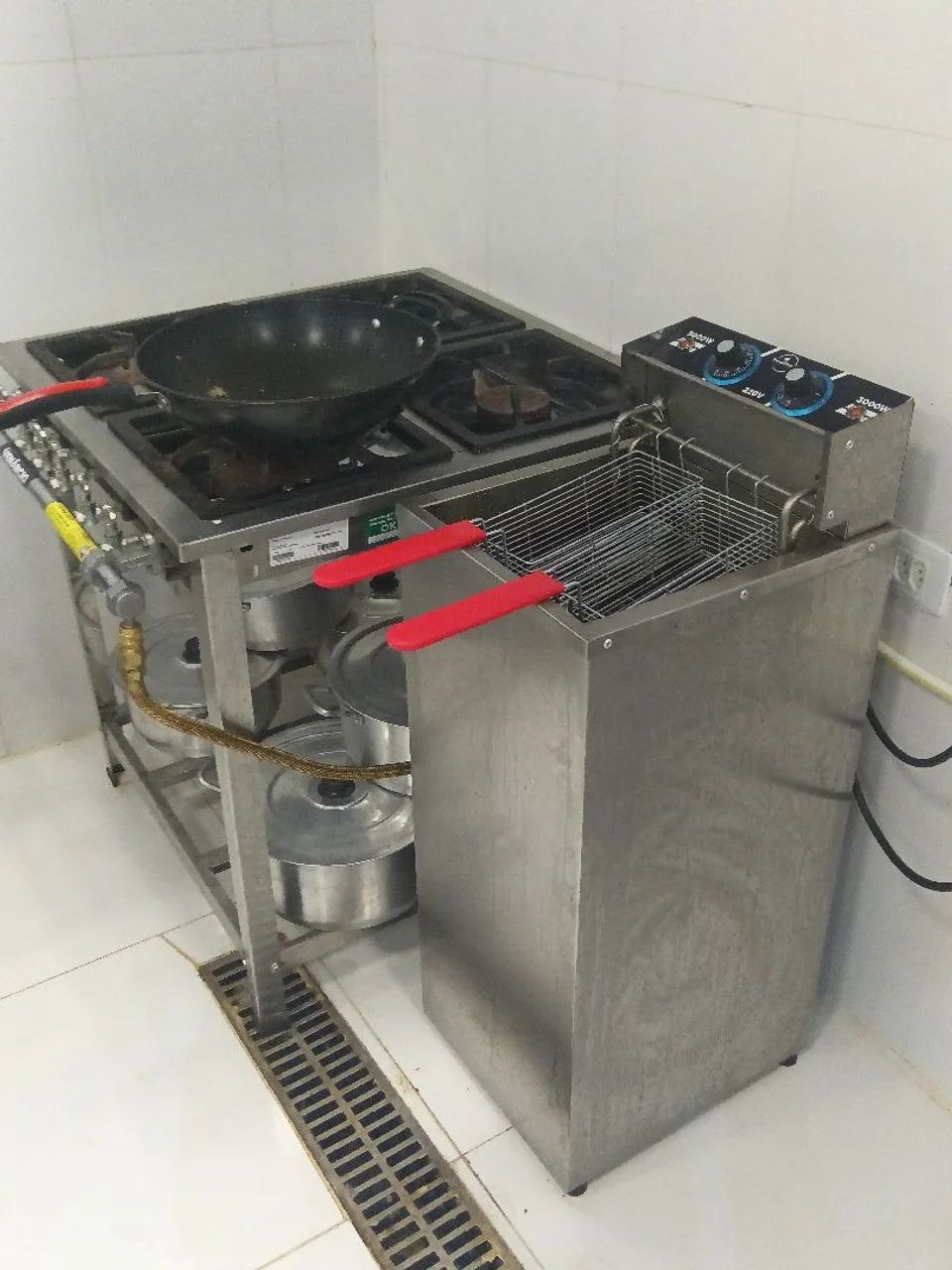 Vendo, equipamentos para restaurante.