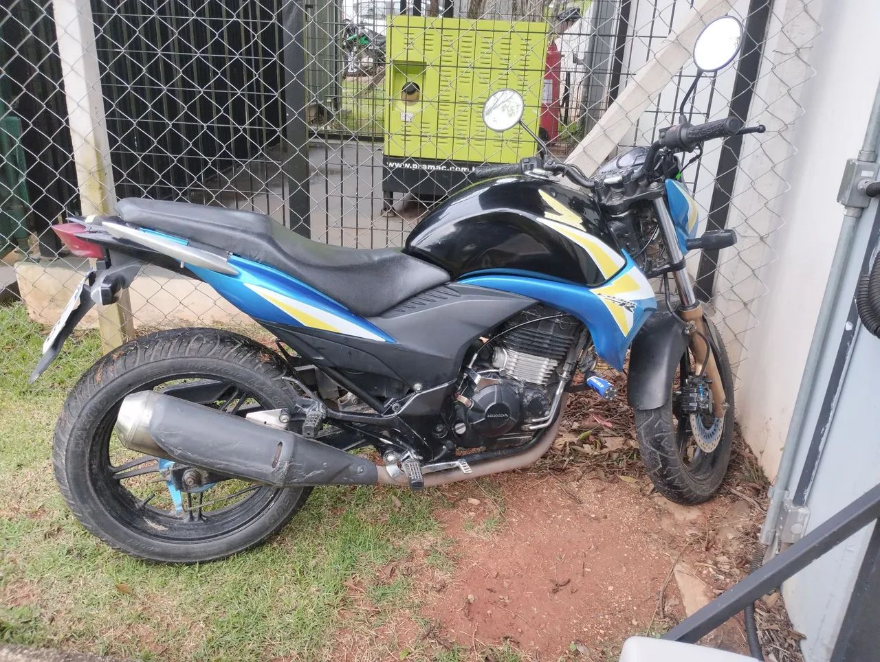 Vende se cb 300 