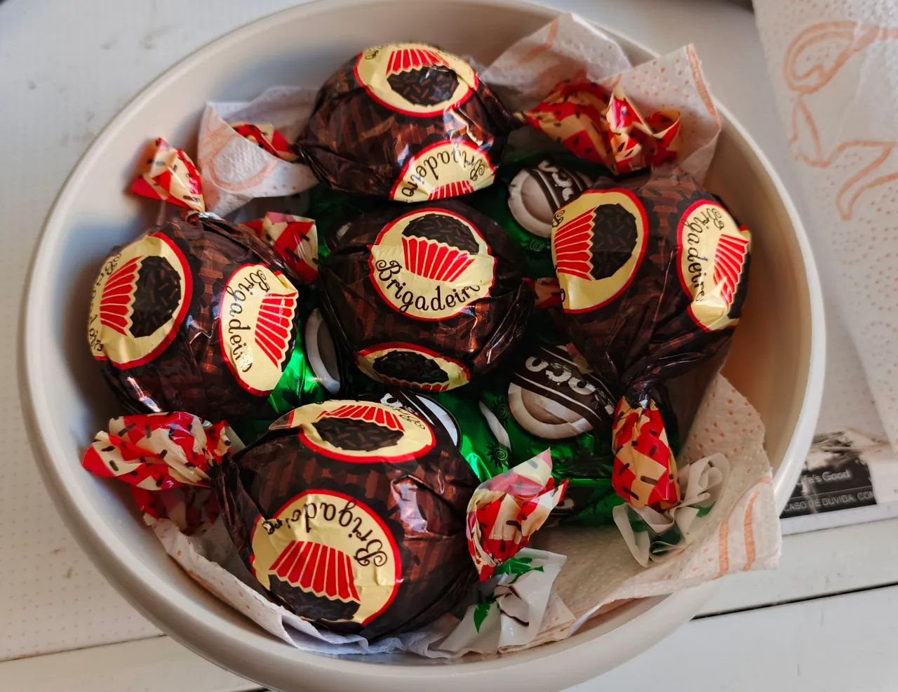 BOMBONS:COCO, BRIGADEIRO E PAÇOCA  - Foto 3