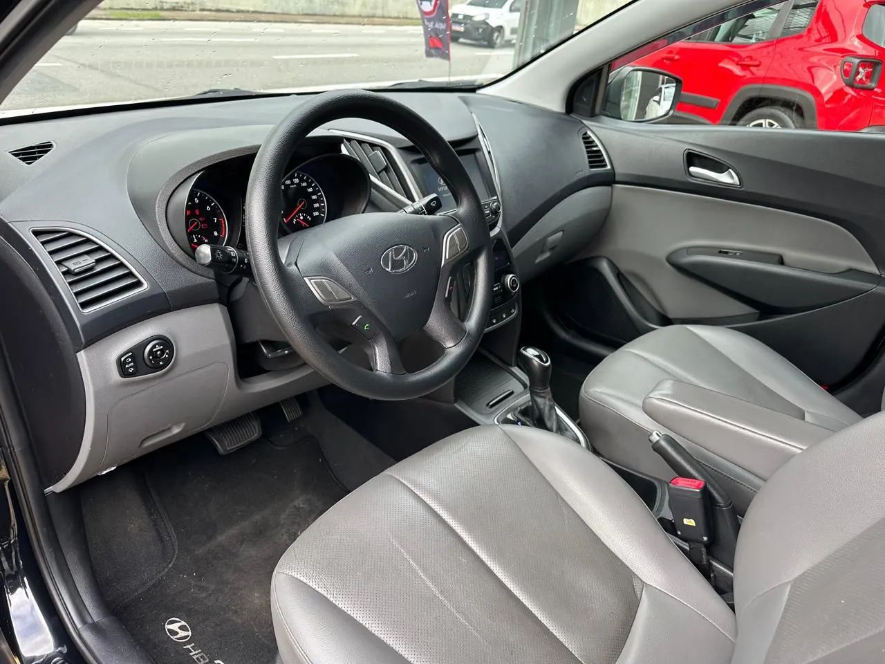 Hyundai HB20S Premium 1.6 Flex 16V Aut. 4p, foto 9 de 12
