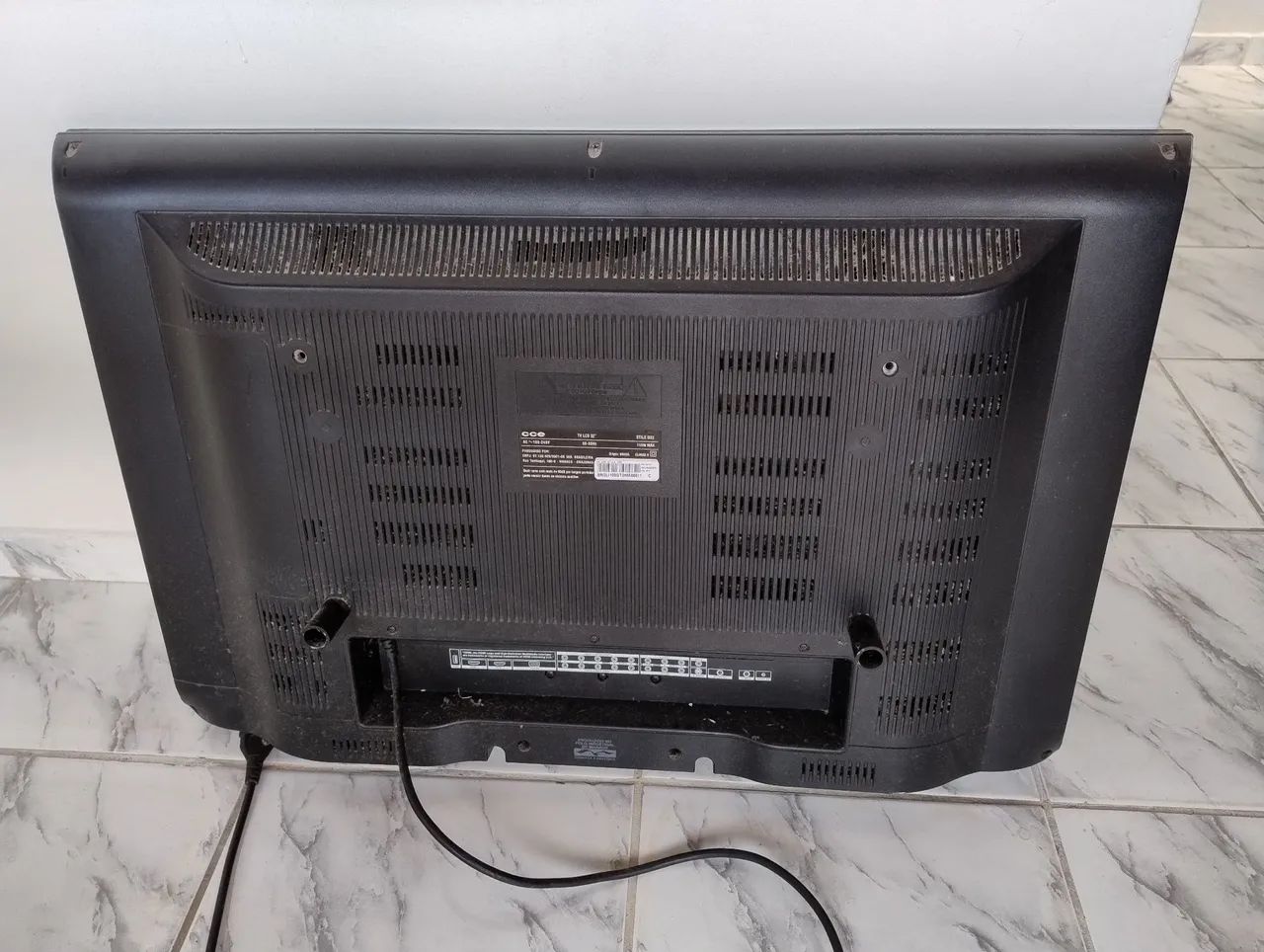 Tv com defeito, não liga.402624716829501441