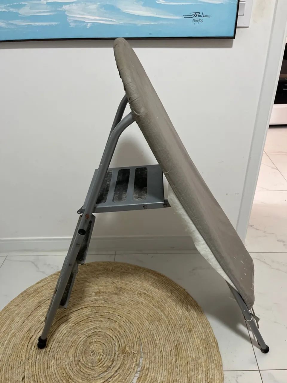 Vendo escada com tábua de passar dois em um 