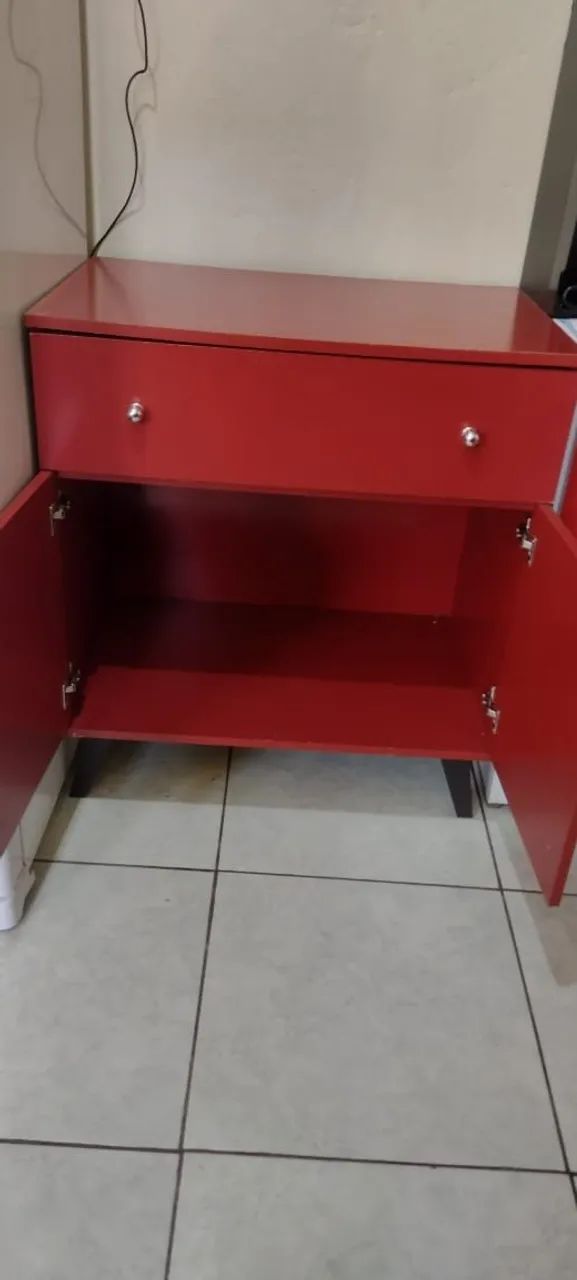 Aparador móvel 