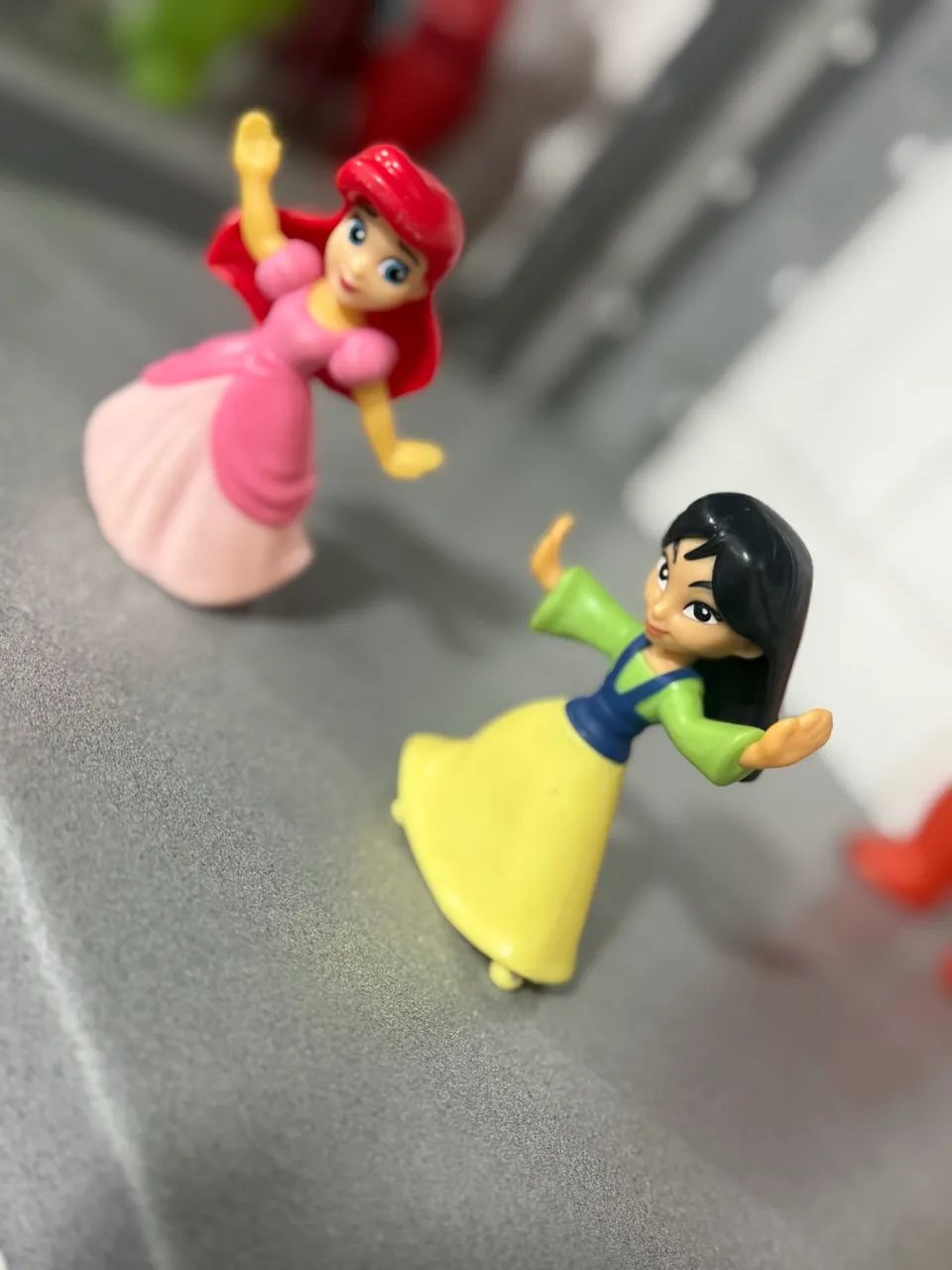  2 bonecas princesas da Disney Mcdonalds  - Foto 2