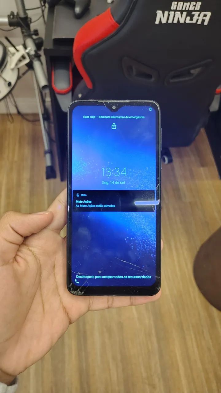 MOTOROLA ONE MACRO