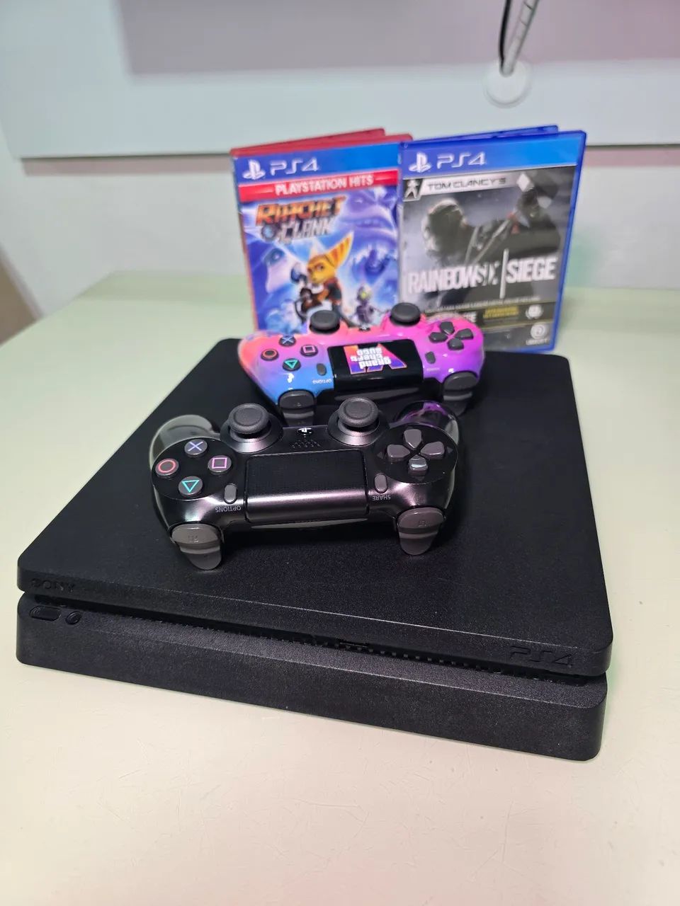 PlayStation 4 slim 1tb