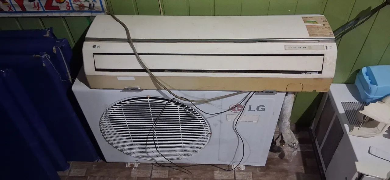 ar-condicionado de 12.000 BTUs.